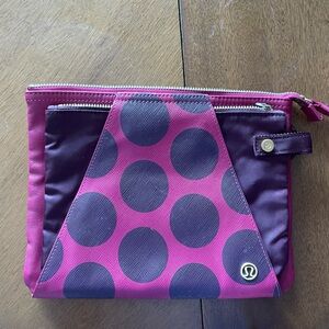 Lululemon In the Present Pouch maroon polka dot